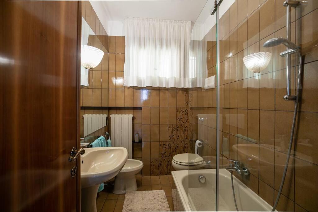 Classy Spacious Close To St.mark Square Apartment Venice