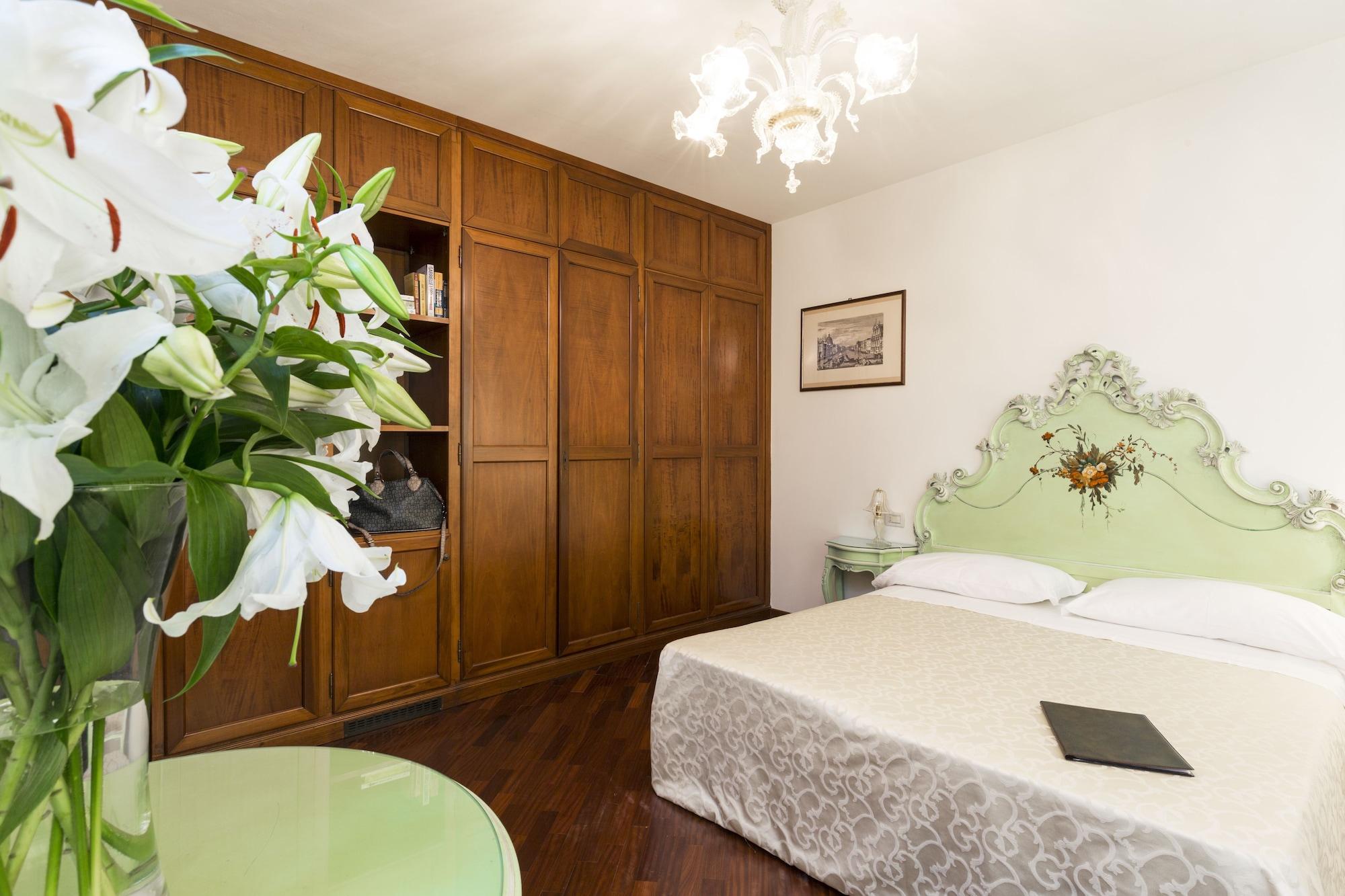Palazzo Guardi 3* Veneza