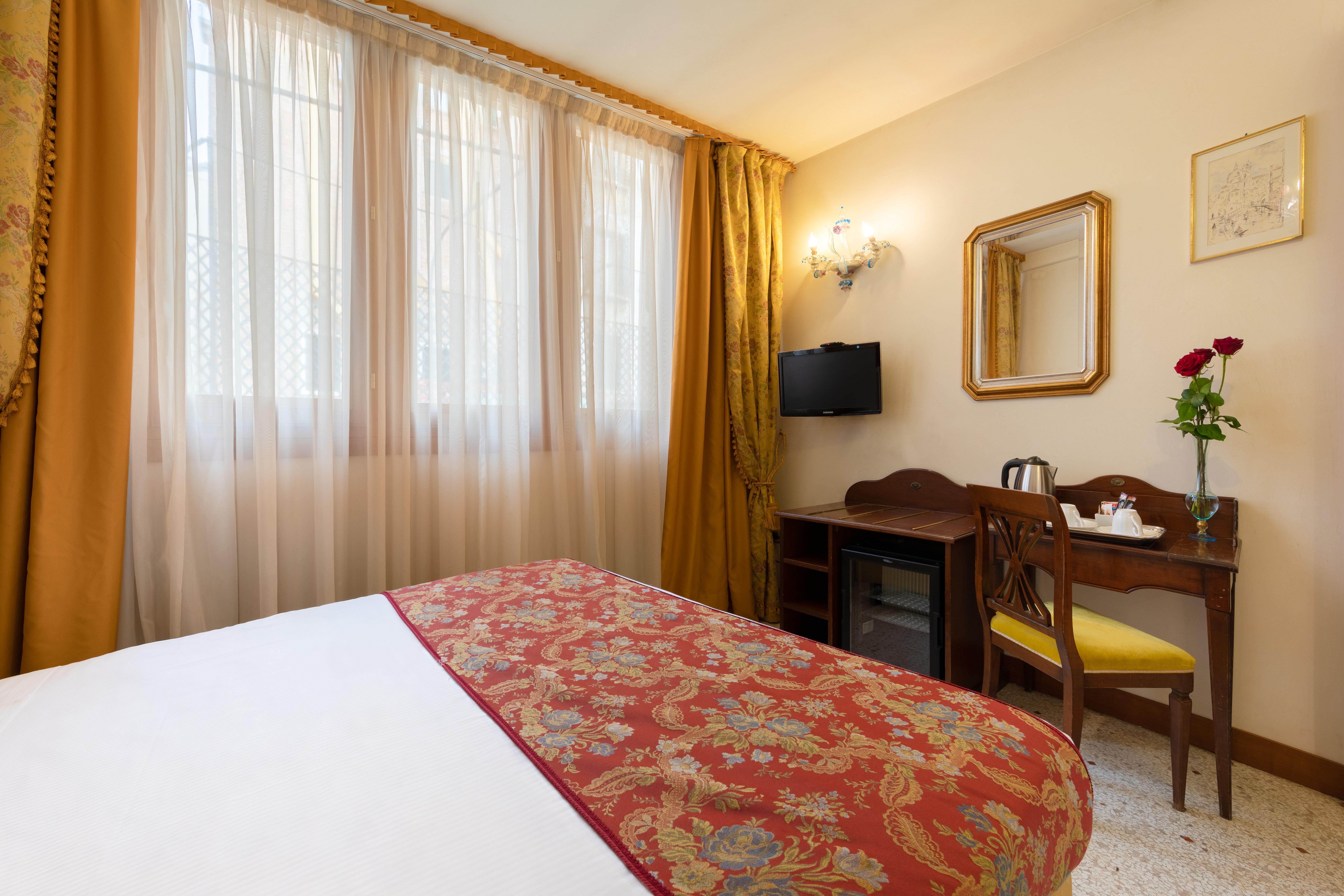 Palazzina Fortuny 3* Venice