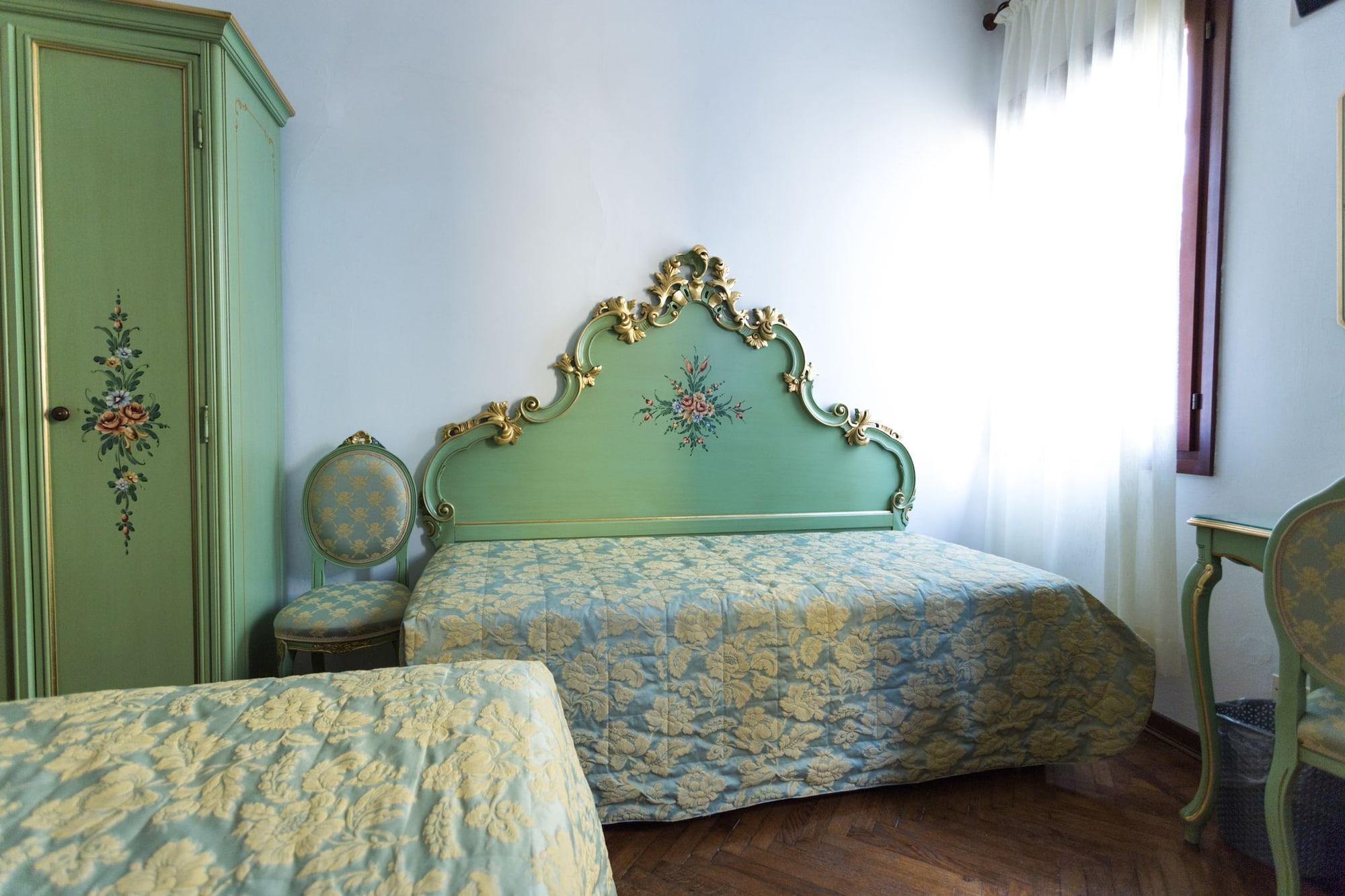 Serenissima Hotel 2*