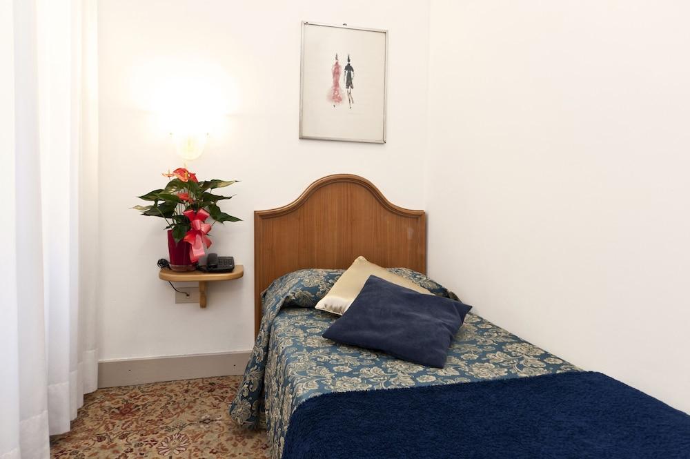 Hotel Fava 2*