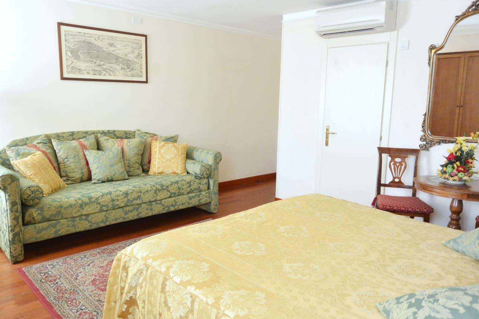 San Zulian Hotel