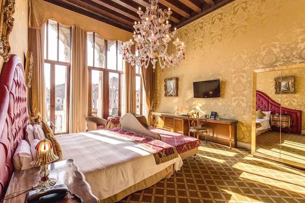 Pesaro Palace Hotel 4*