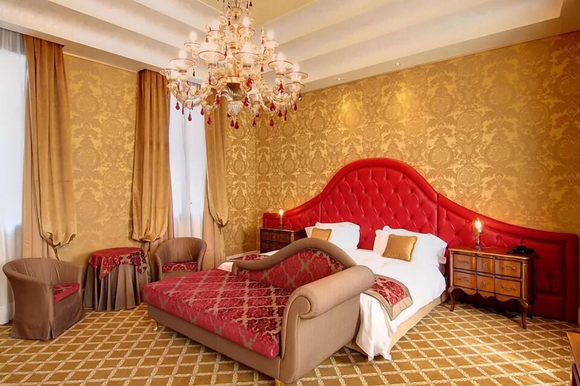 Pesaro Palace Hotel 4*