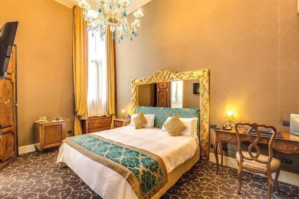 Pesaro Palace 4*