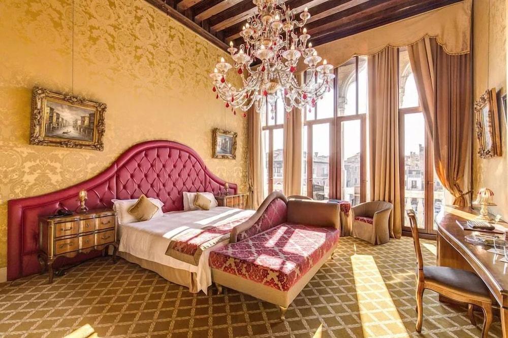 Pesaro Palace Hotel 4*