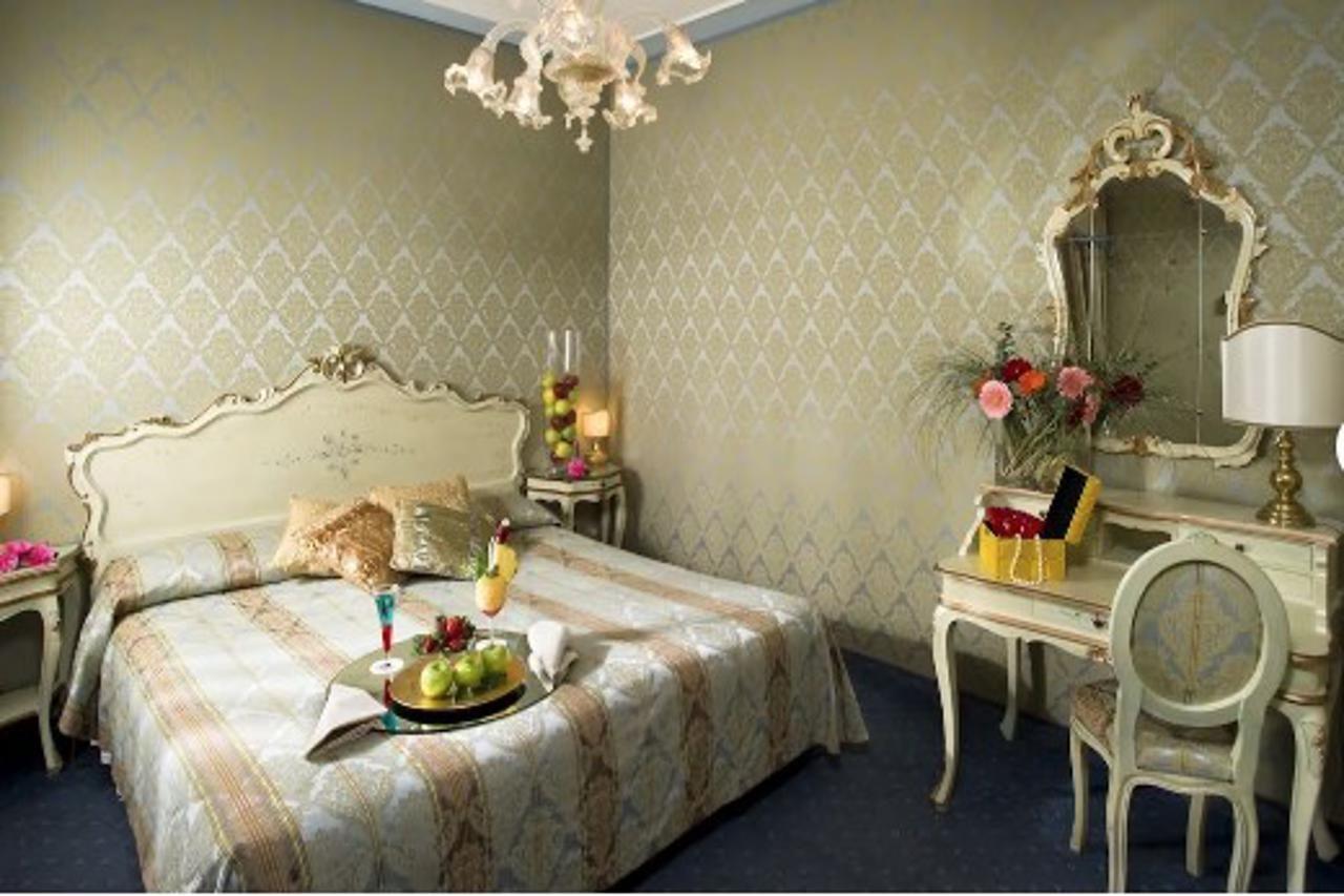 Carlton On The Grand Canal Hotel 4*