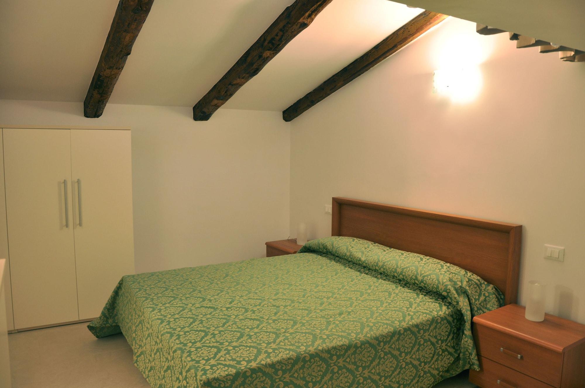 Hotel Commercio&pellegrino 3*