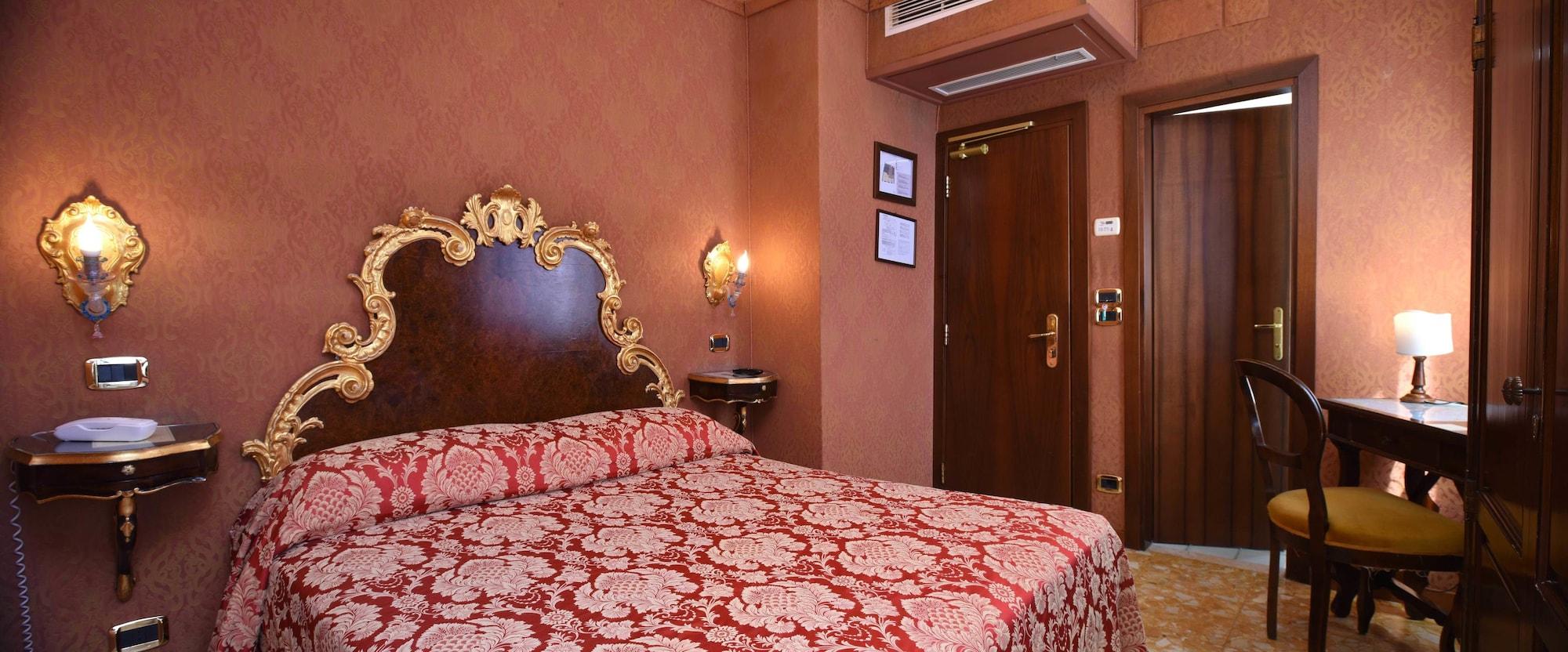 Ateneo Hotel 3*