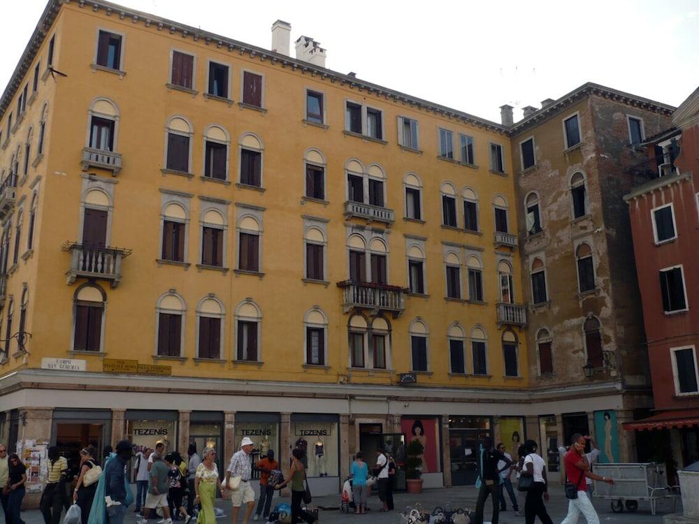 Guest house Alloggi Gerotto Calderan 1 3*