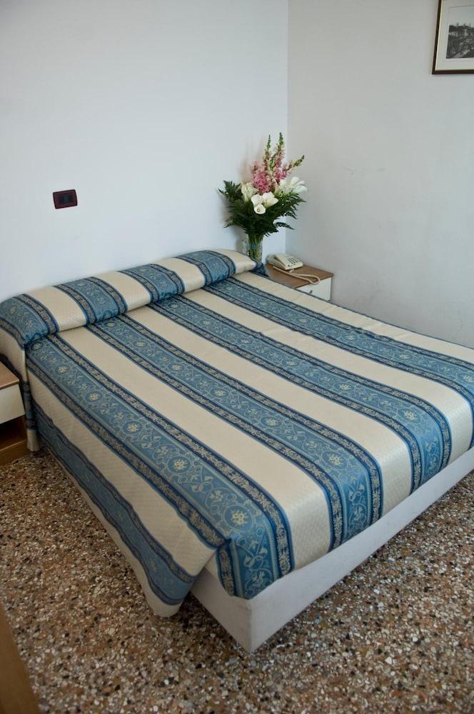 Bed & Breakfast Casa Sant'andrea 2*