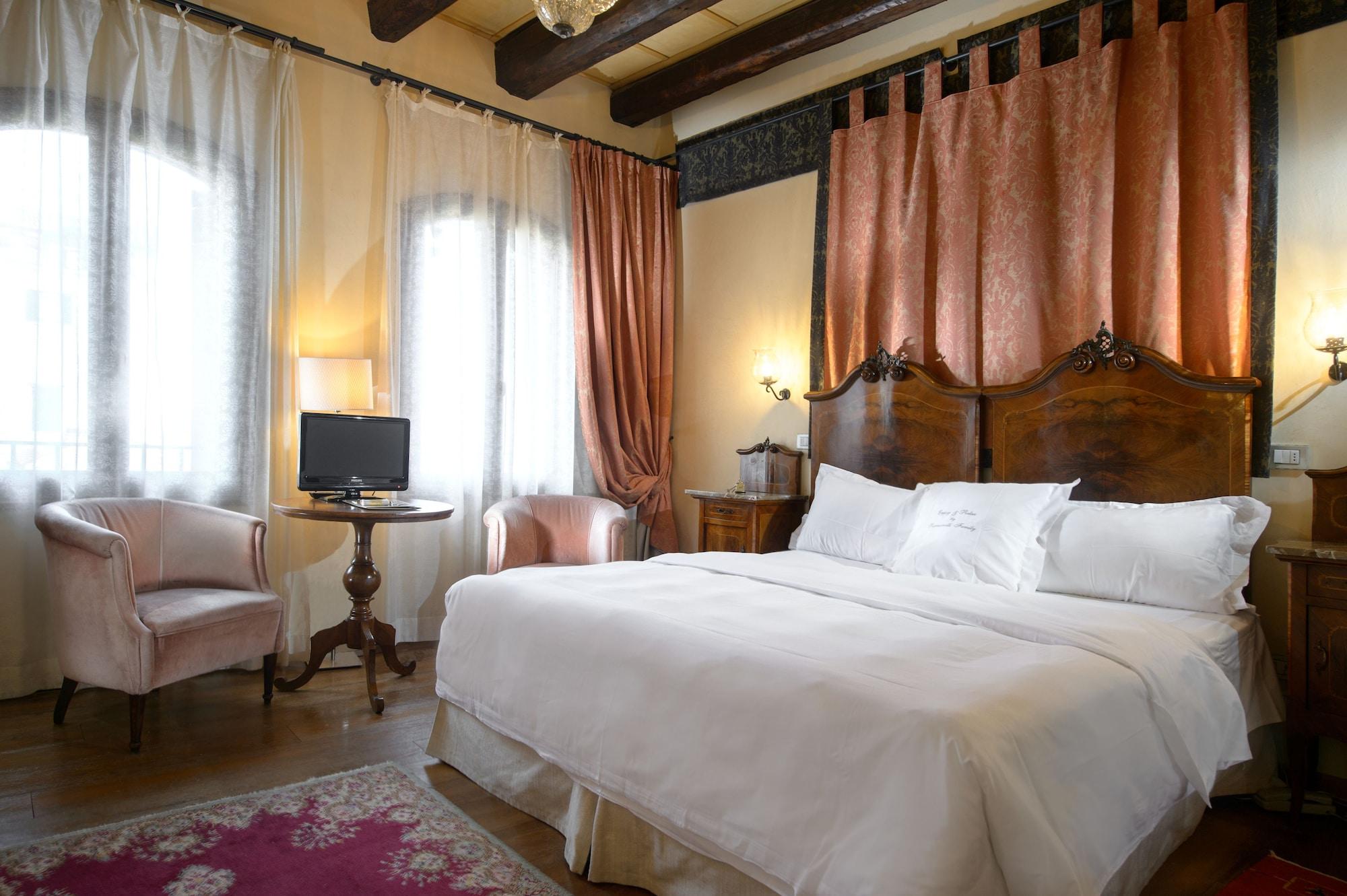 Hotel Flora