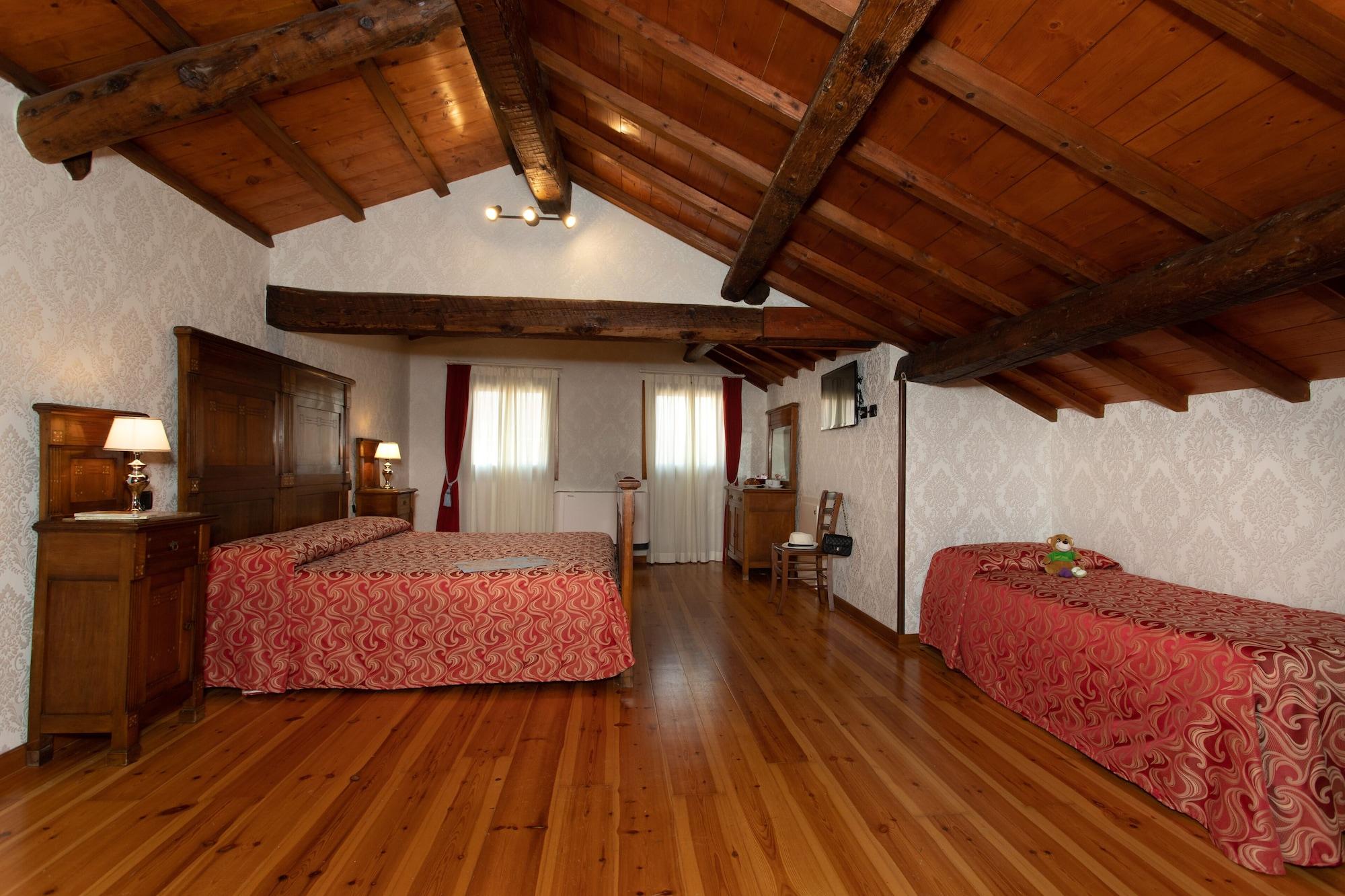 Guest house Charming Palace Santa Fosca 3*