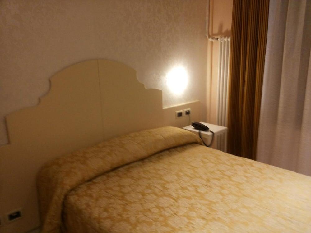 Hotel Adriatico 2*