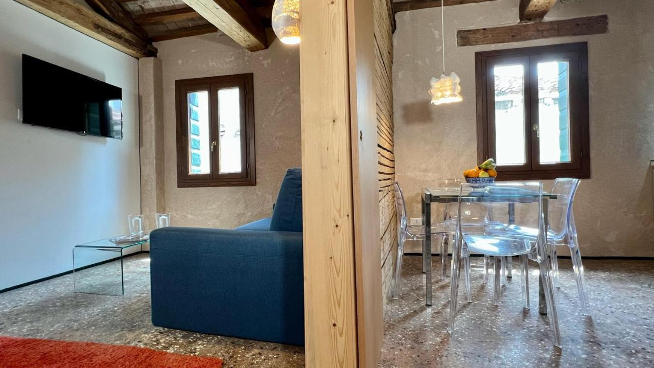 Romantic Grand Canal Apartment Venice