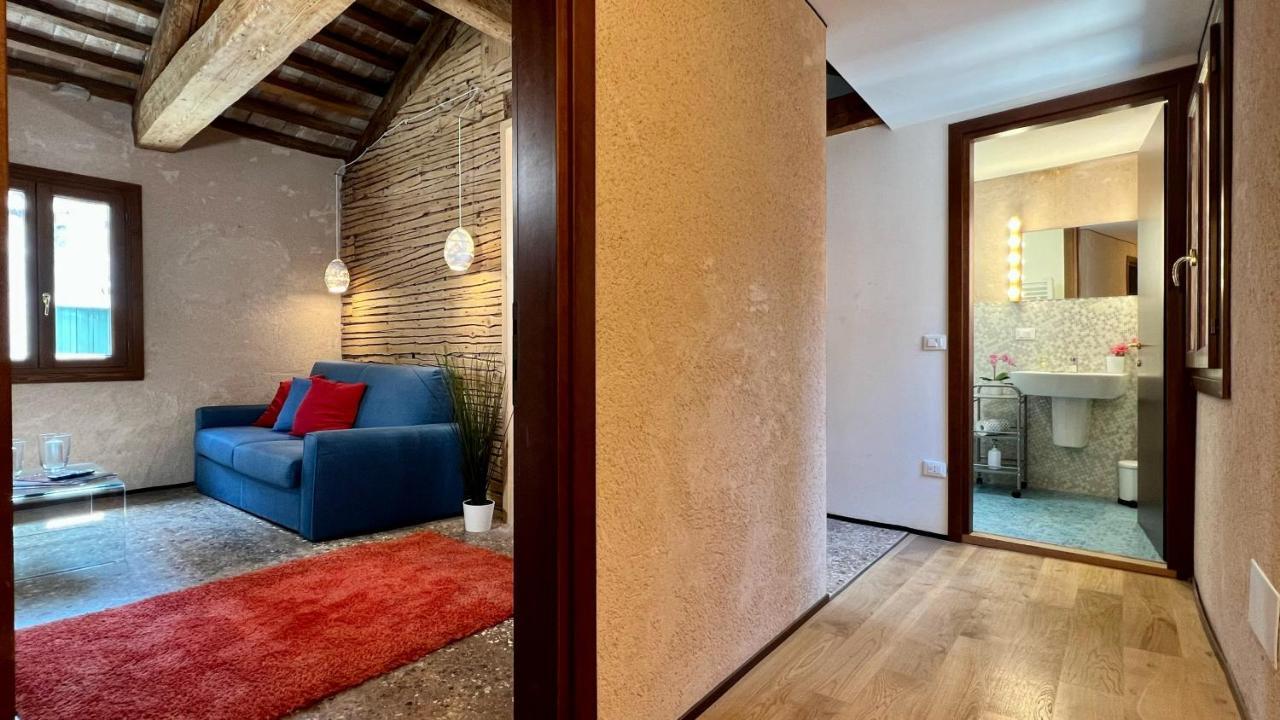 Romantic Grand Canal Apartment