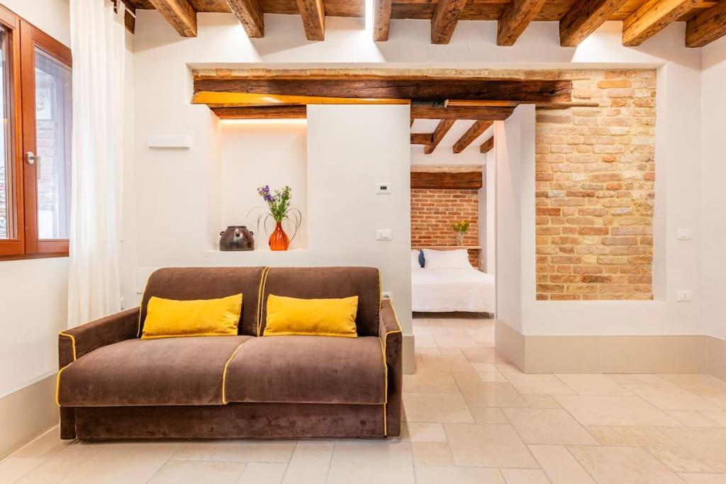 Apartment Dream's Door With Canal View In
