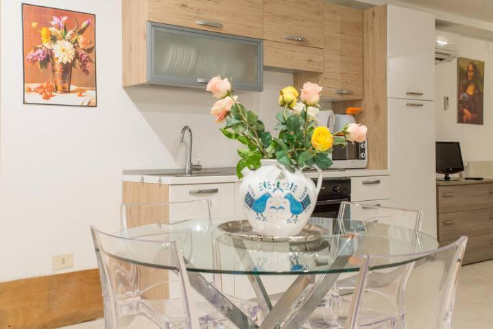 -spacious And Flat With Private Patio Apartment