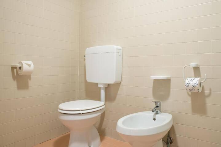 Apartment -spacious And Flat With Private Patio *