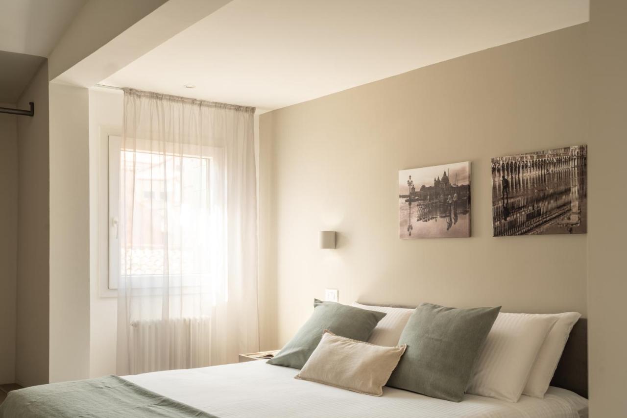 Sant'aponal Cozy With Balcony R&r Apartment Venice