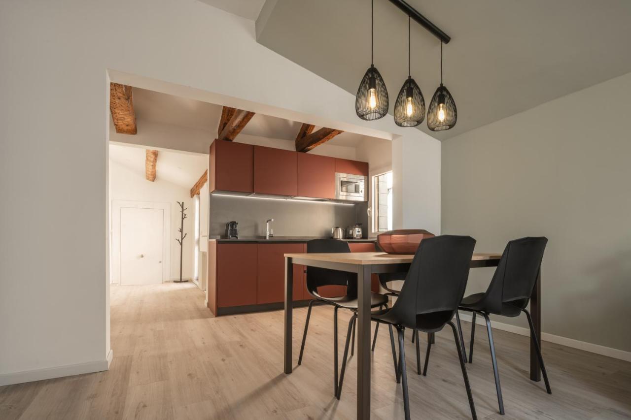 Apartment Sant'aponal Cozy With Balcony R&r *