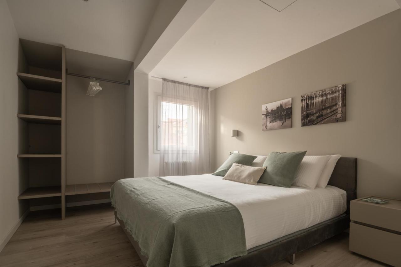 Sant'aponal Cozy With Balcony R&r Venice