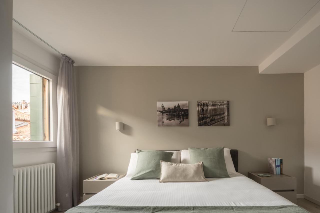 Sant'aponal Cozy With Balcony R&r