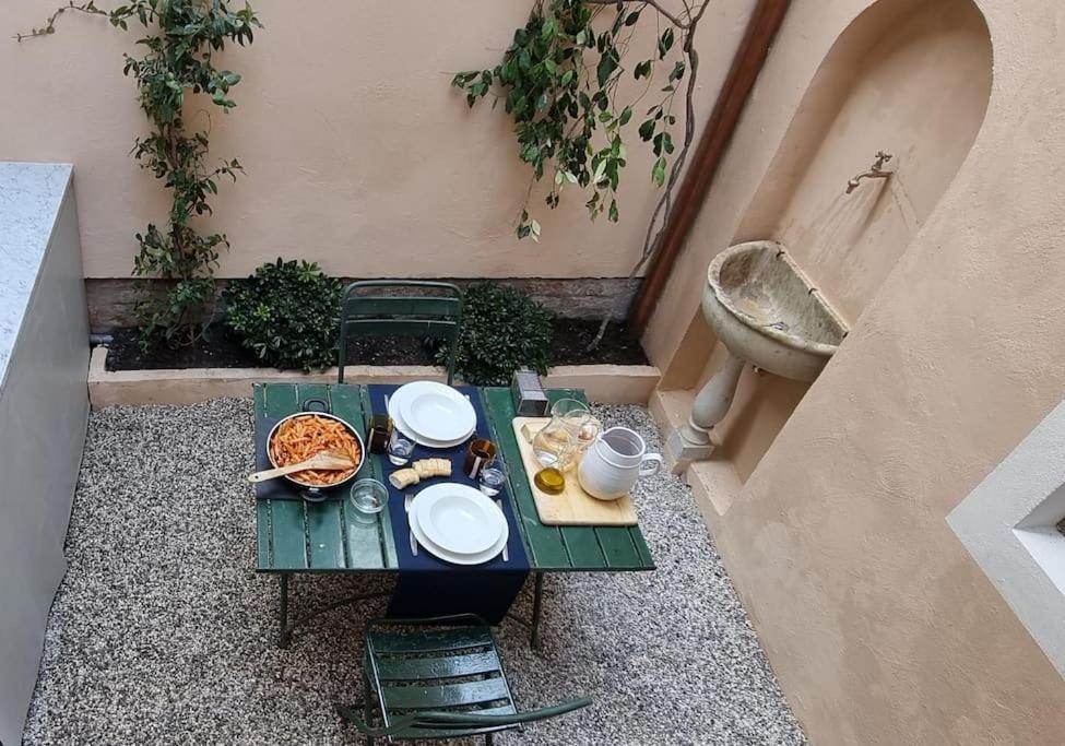 Residenza Vittoria - With Patio Apartment Venice