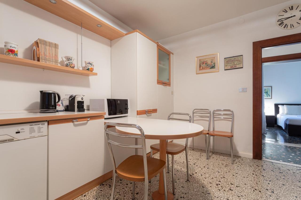 Canale View - S. Agostino Apartment Venice