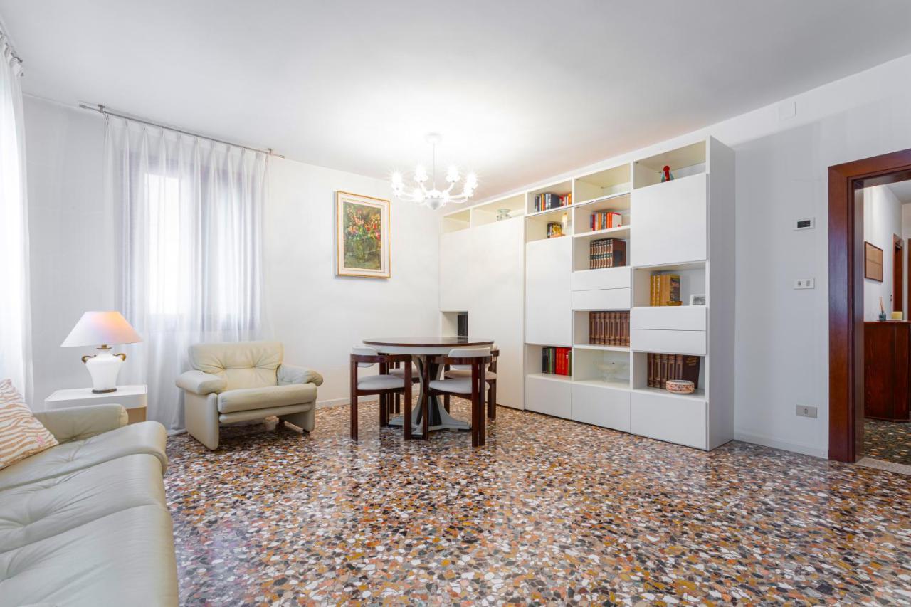 Canale View - S. Agostino Apartment