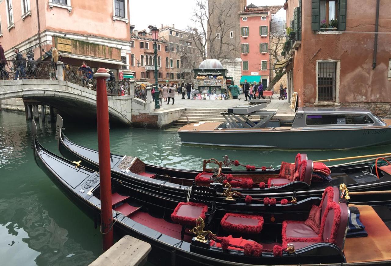 The Wolf House Inn Venice
