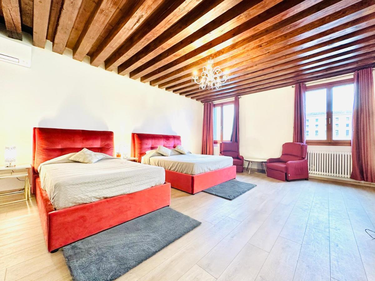 Luxury Suites Bed & Breakfast