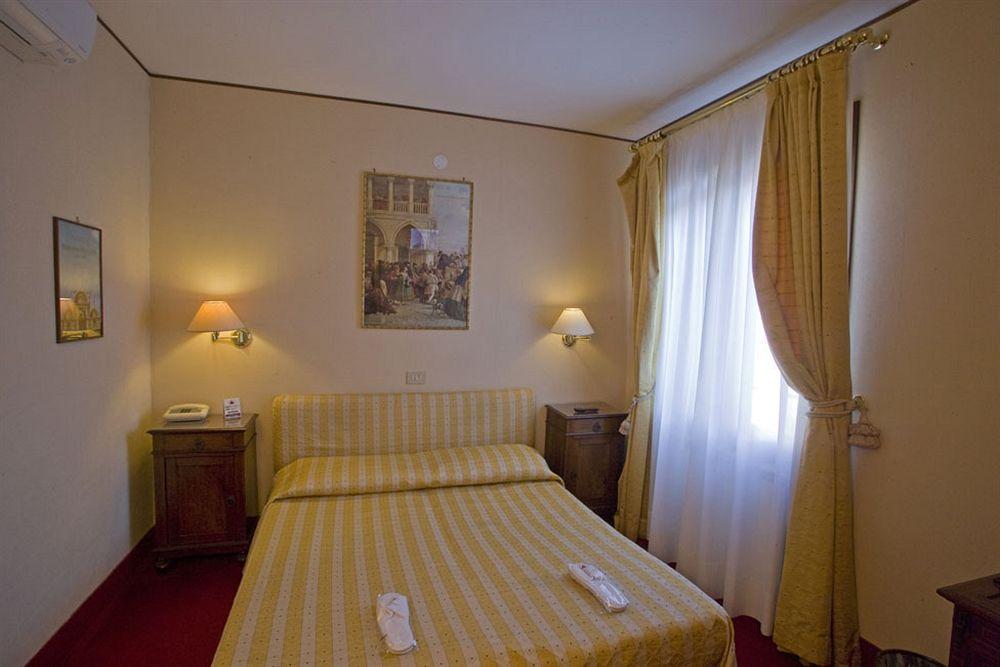 Hotel Agli Alboretti 3*