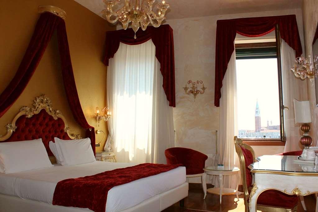 Hotel Savoia & Jolanda 4*