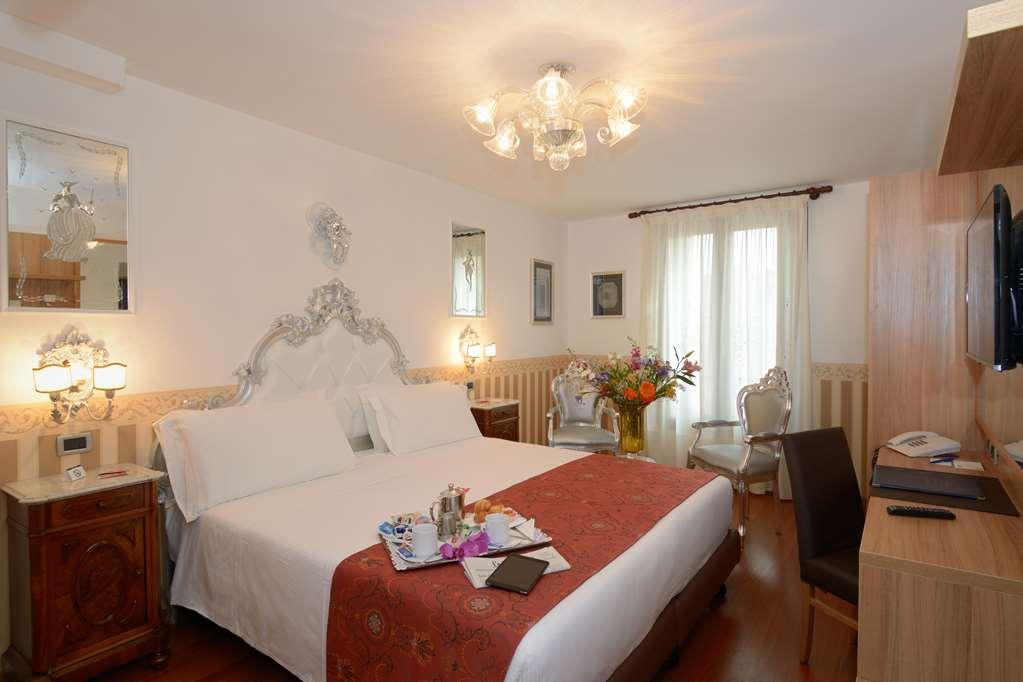 Unahotels Ala * Venice