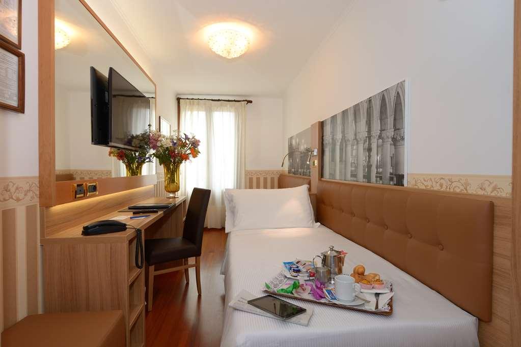 Unahotels Ala Hotel *