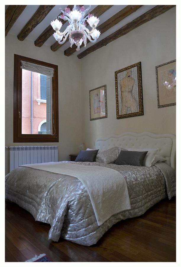 Domus Dea Venice