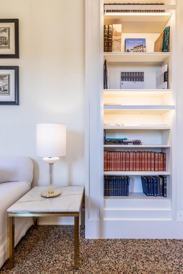 La Casa Di Hubert De Givenchy - Dimora Italia Apartment *