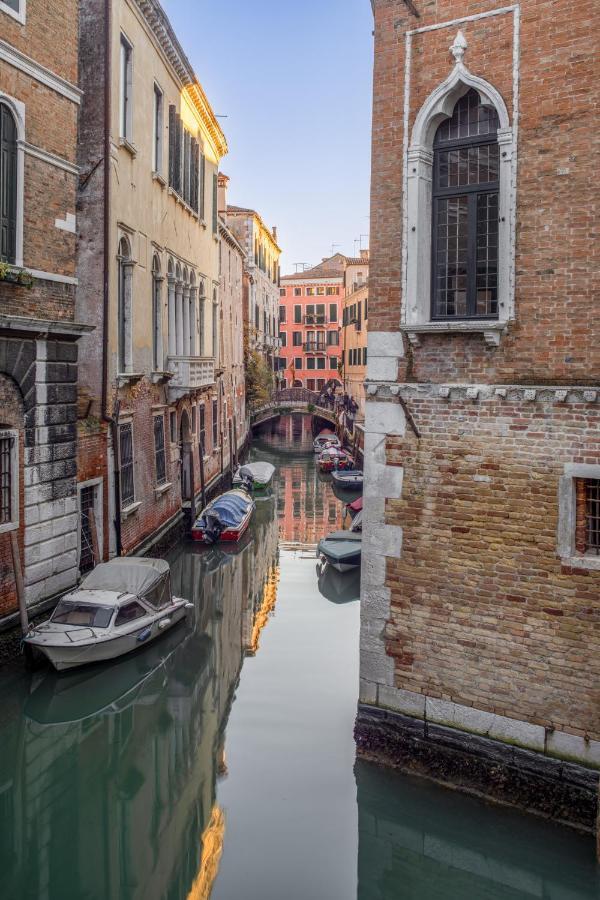 Miracoli With View On The Canal R&r