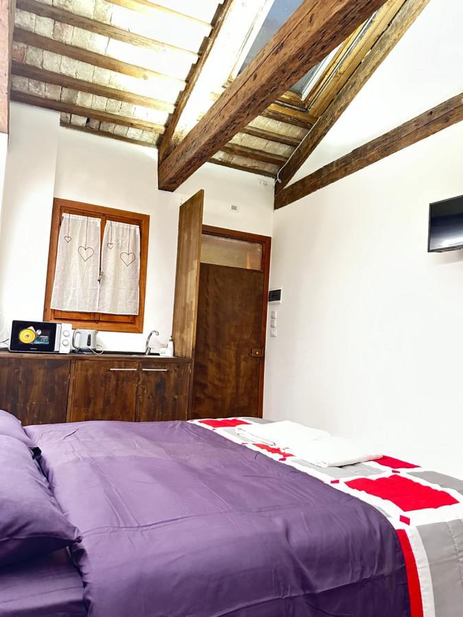 Rainbow San Zaccaria Apartment