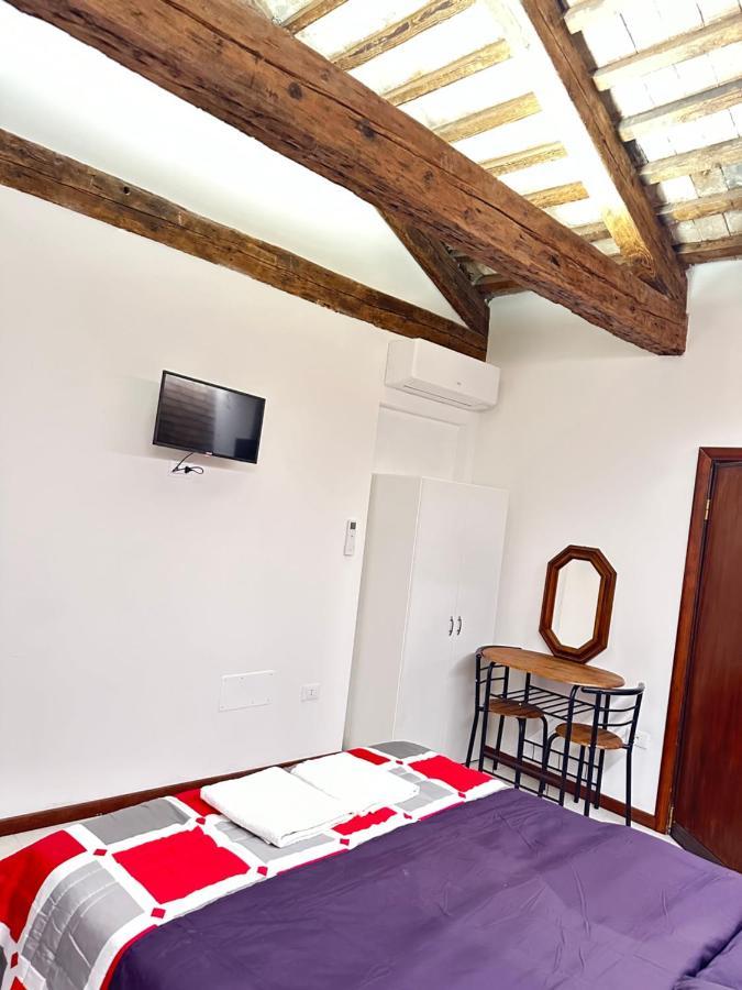 Rainbow San Zaccaria Apartment *