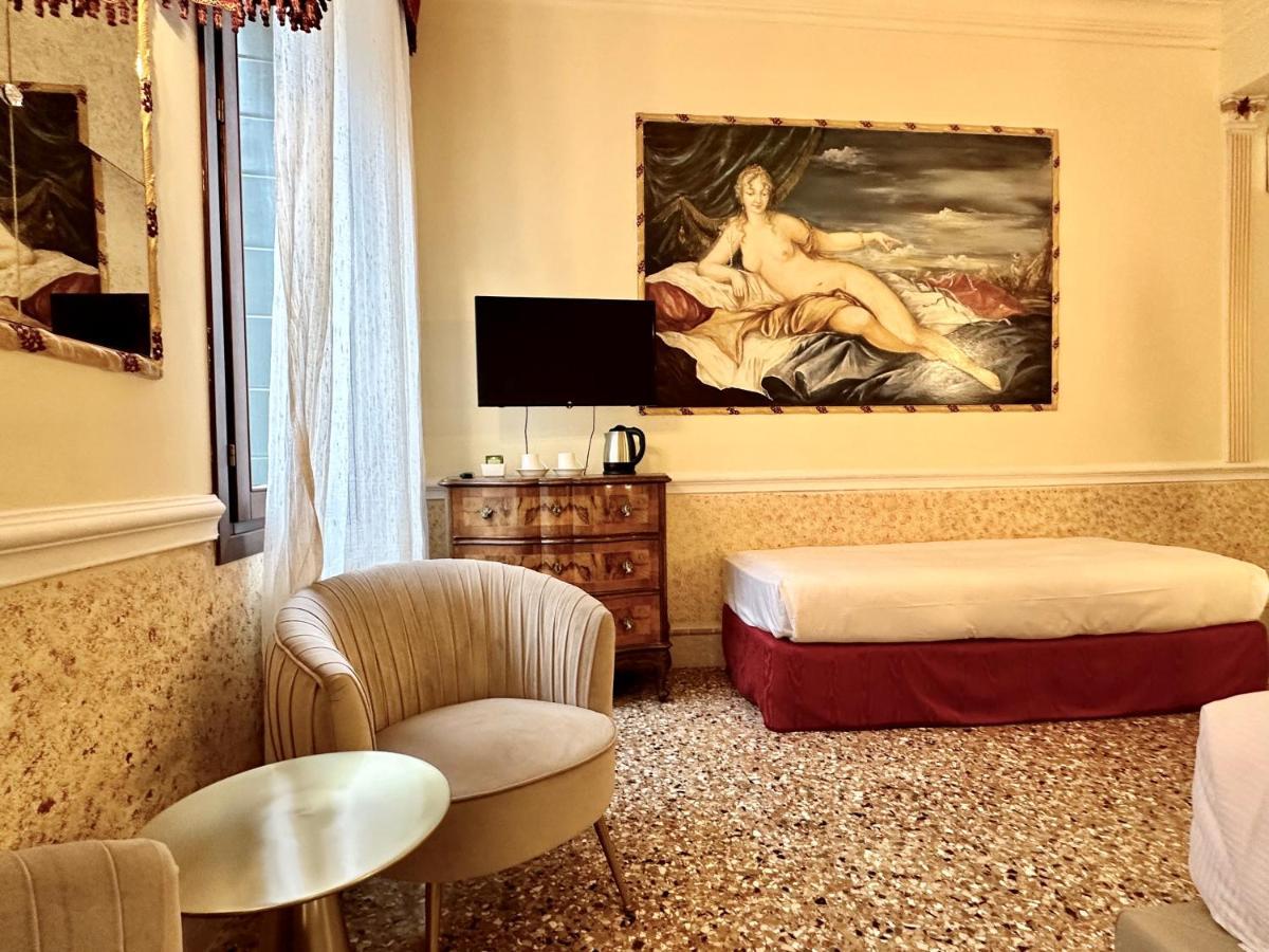 Acomodação com café da manhã  Casa Fenice 2*