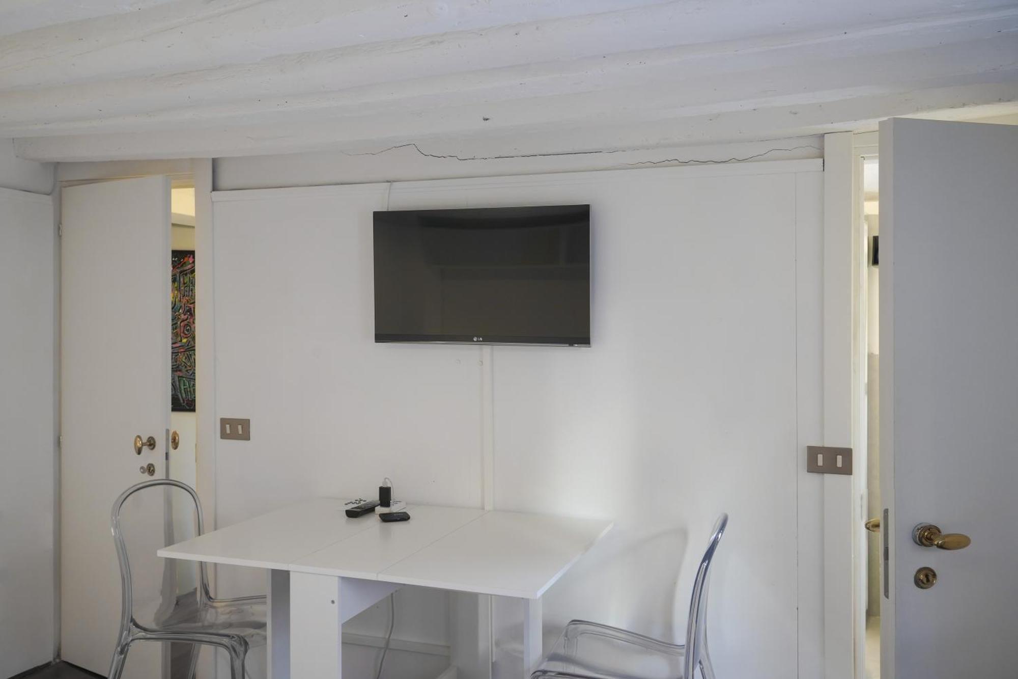 Super 1 Bedroom