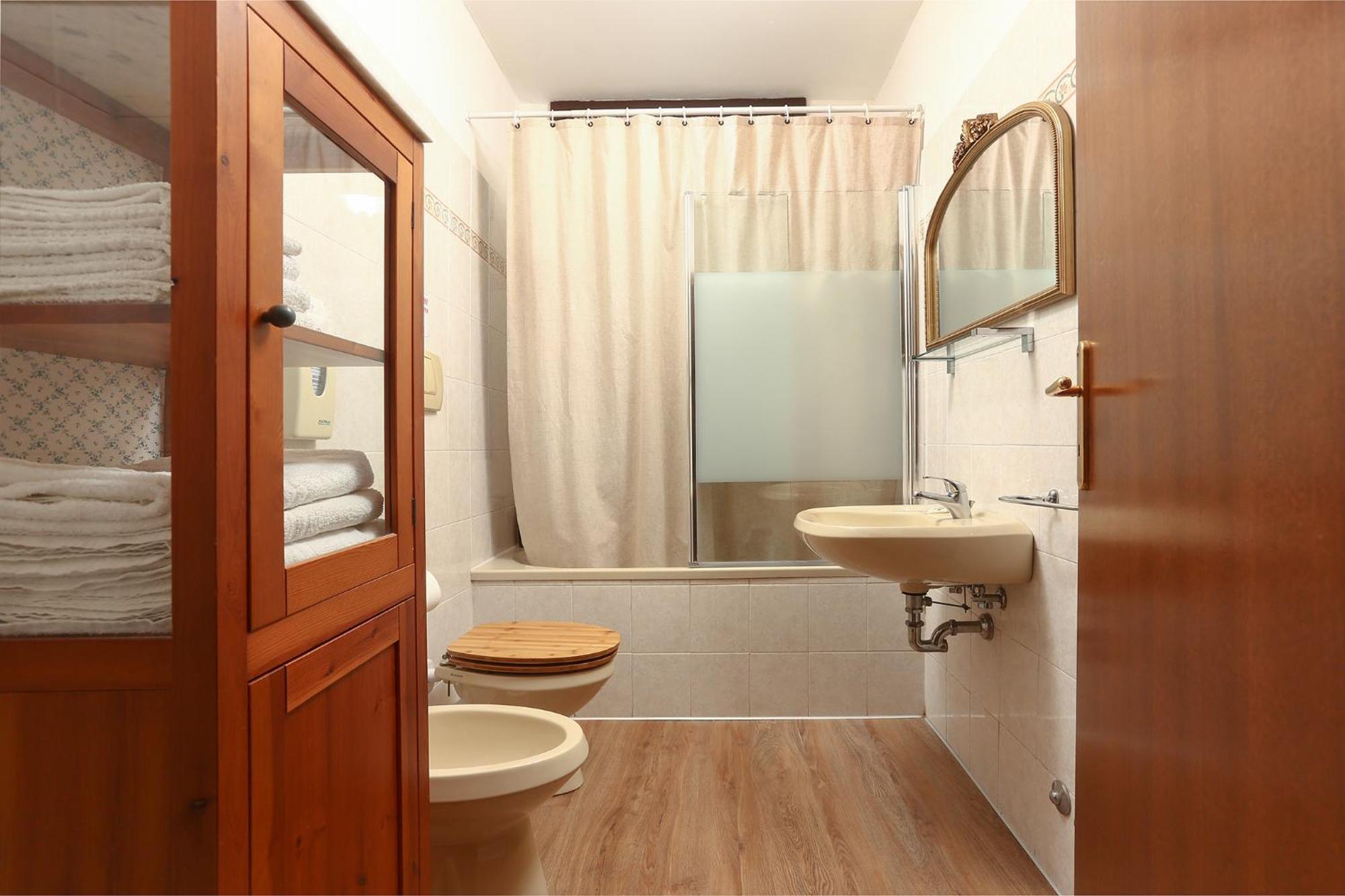 Flat With Canal View Near San Marco * Veneza