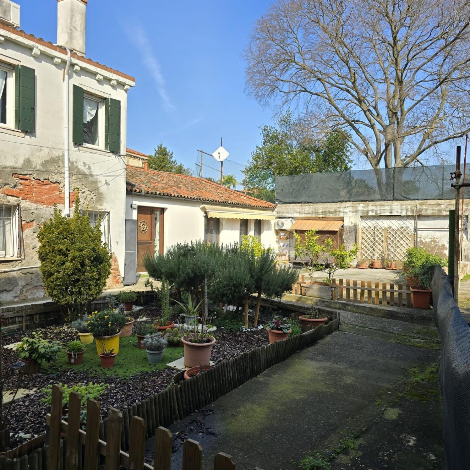Anna's Garden * Venice