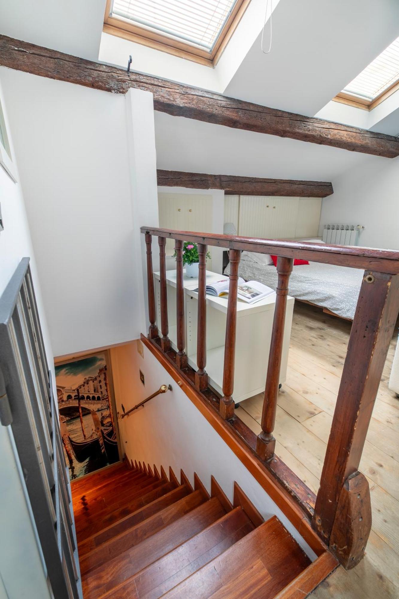 Lovely Attic For 4 Person With Wifi - A/c Apartment *
