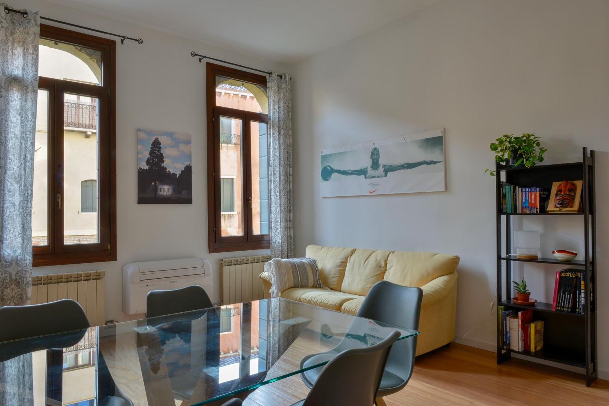 Apartment Ca' Dino - Canal View