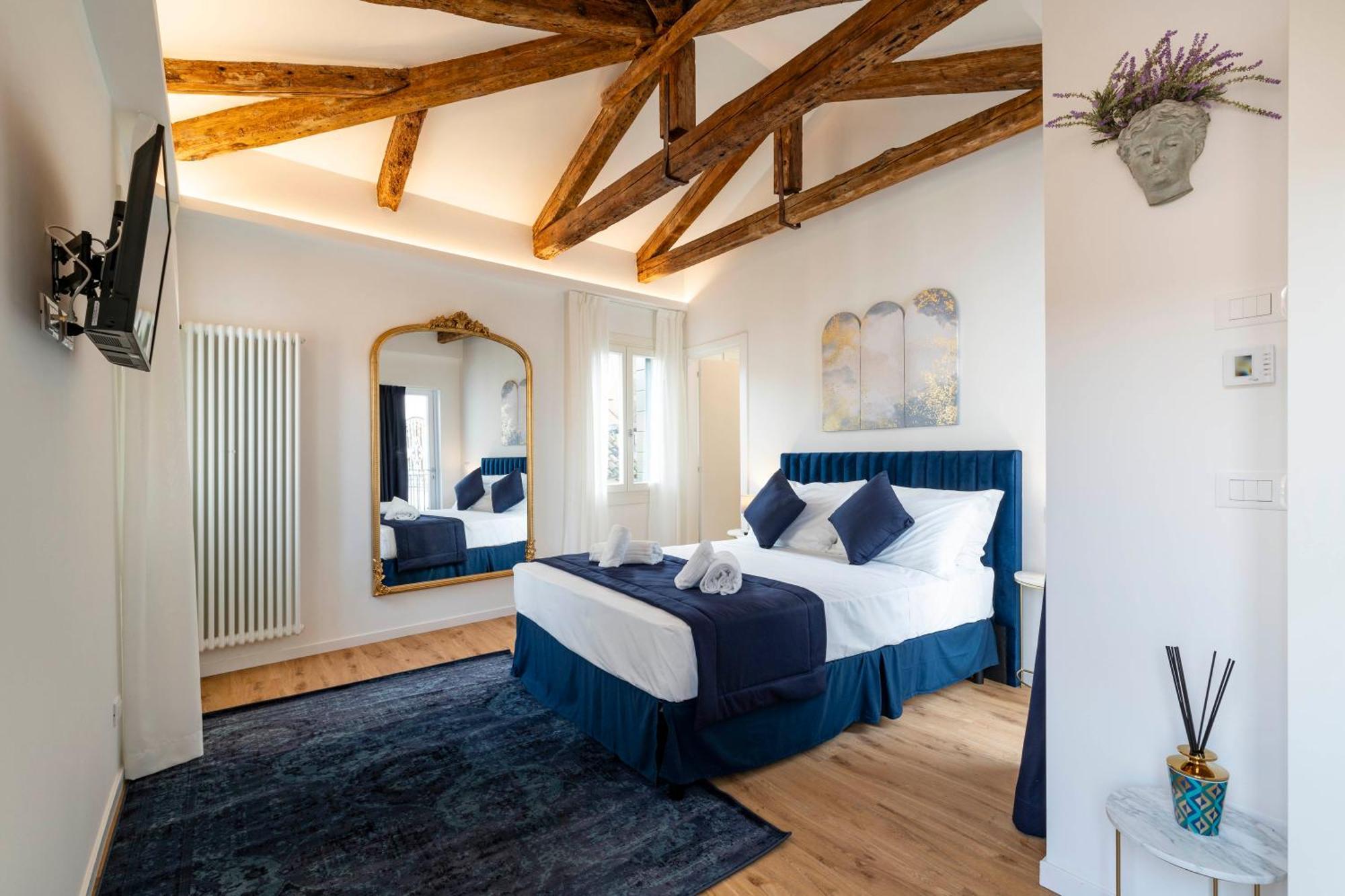 Ca' Naviglio Homestay Venice