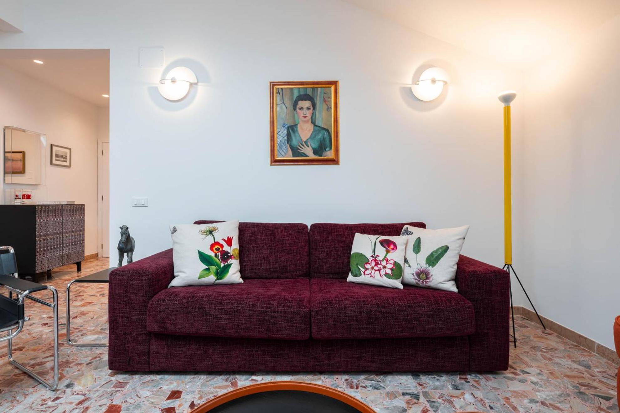 Apartment Iconic - View In