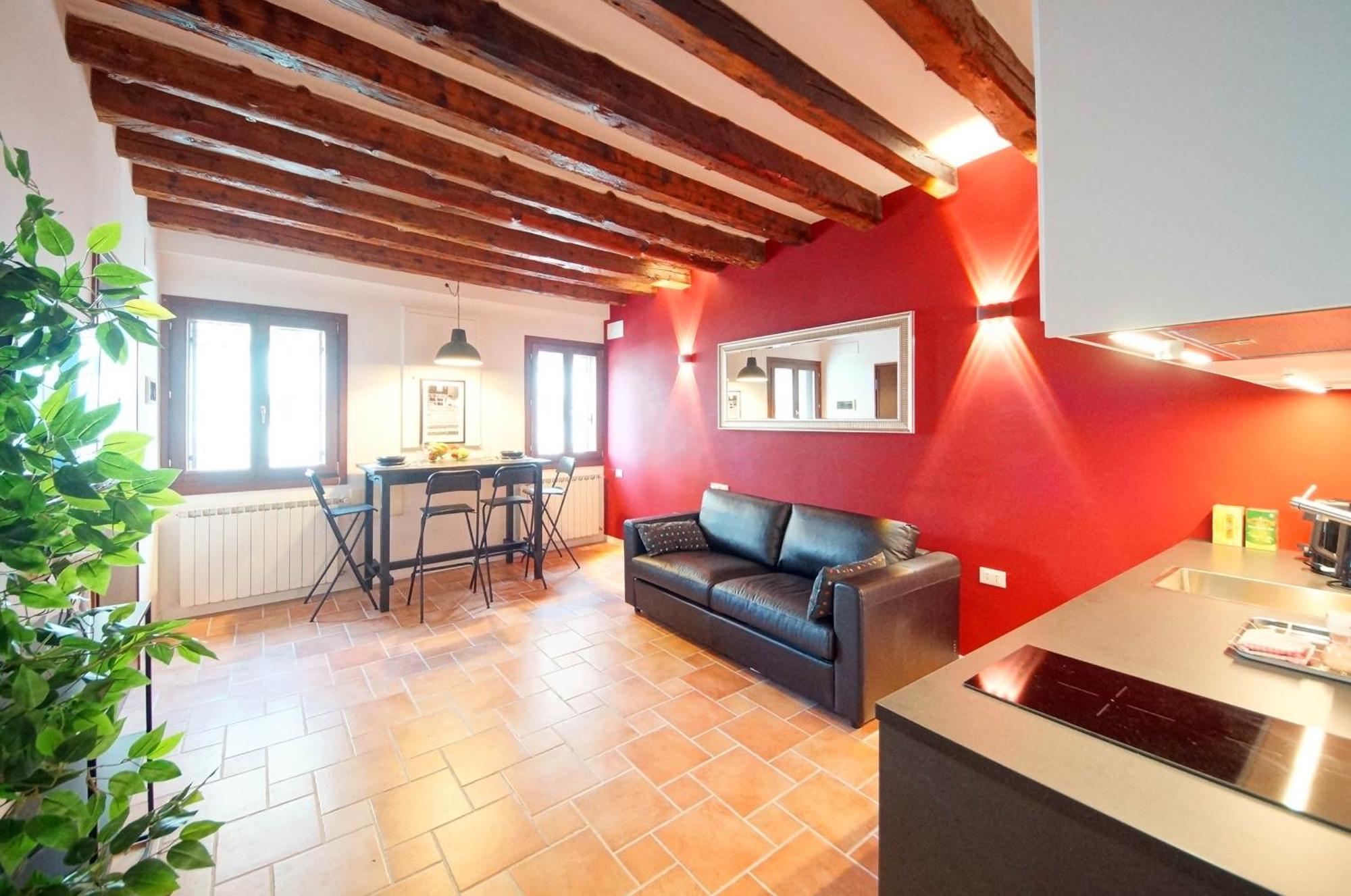 Dolcevita N 517 Canal View Apartment Venice